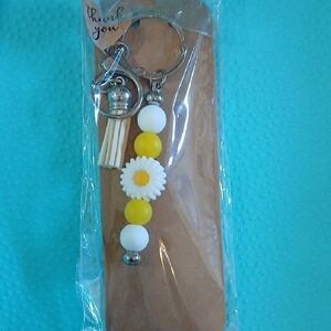 Yellow and White Daisy Keychain